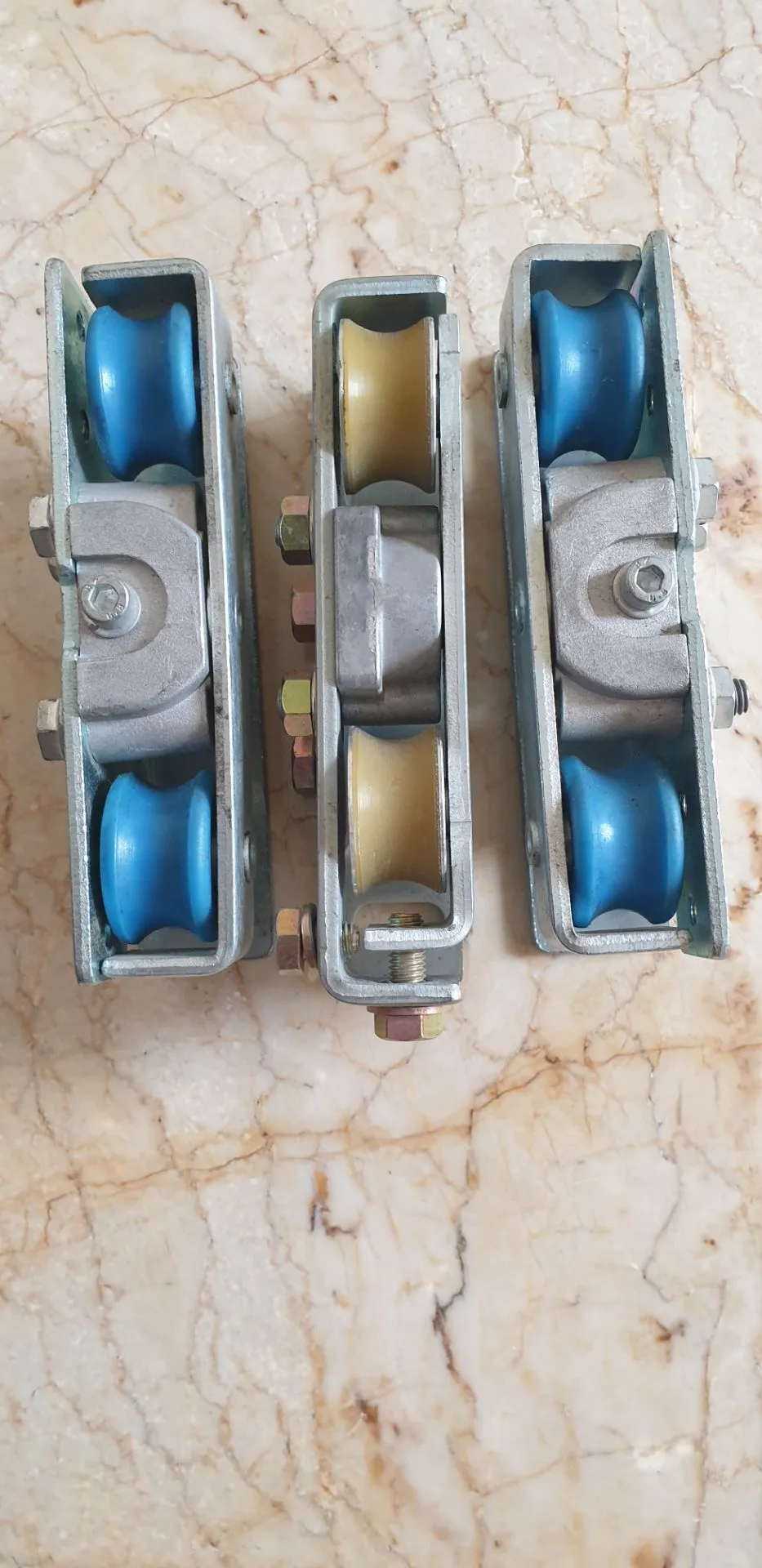 تعویض هنگر درب اتوماتیک